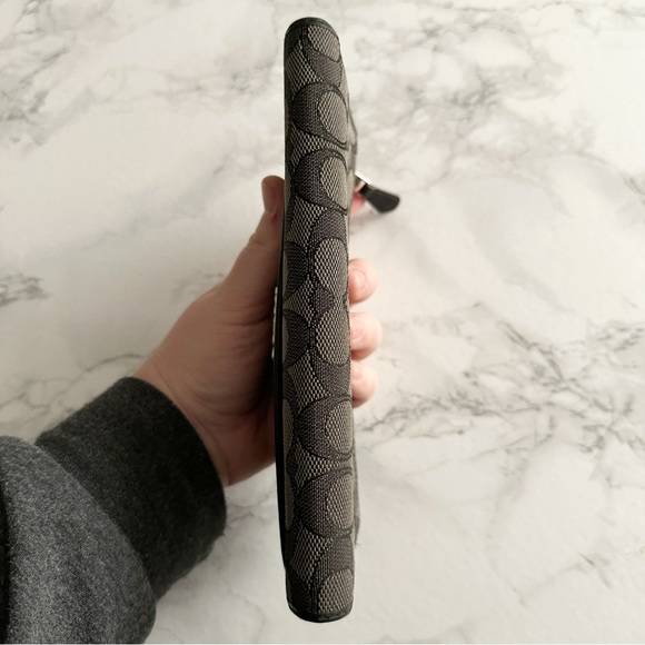 25. Coach Signature Outline Black Leather Envelope Trifold Wallet Card Holder - Picture 4 of 14